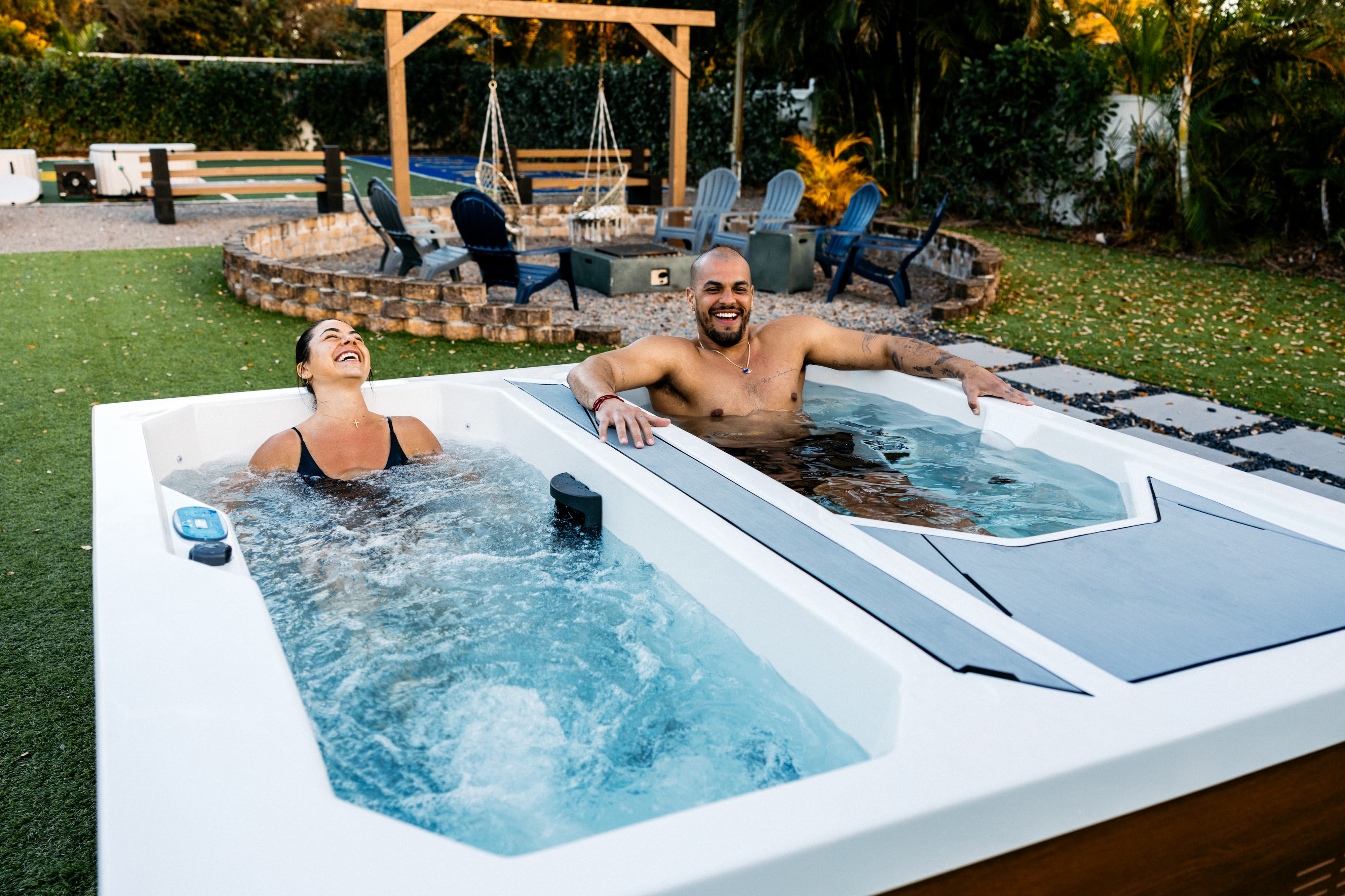 Man and Woman Using Valaris Contrast Tub