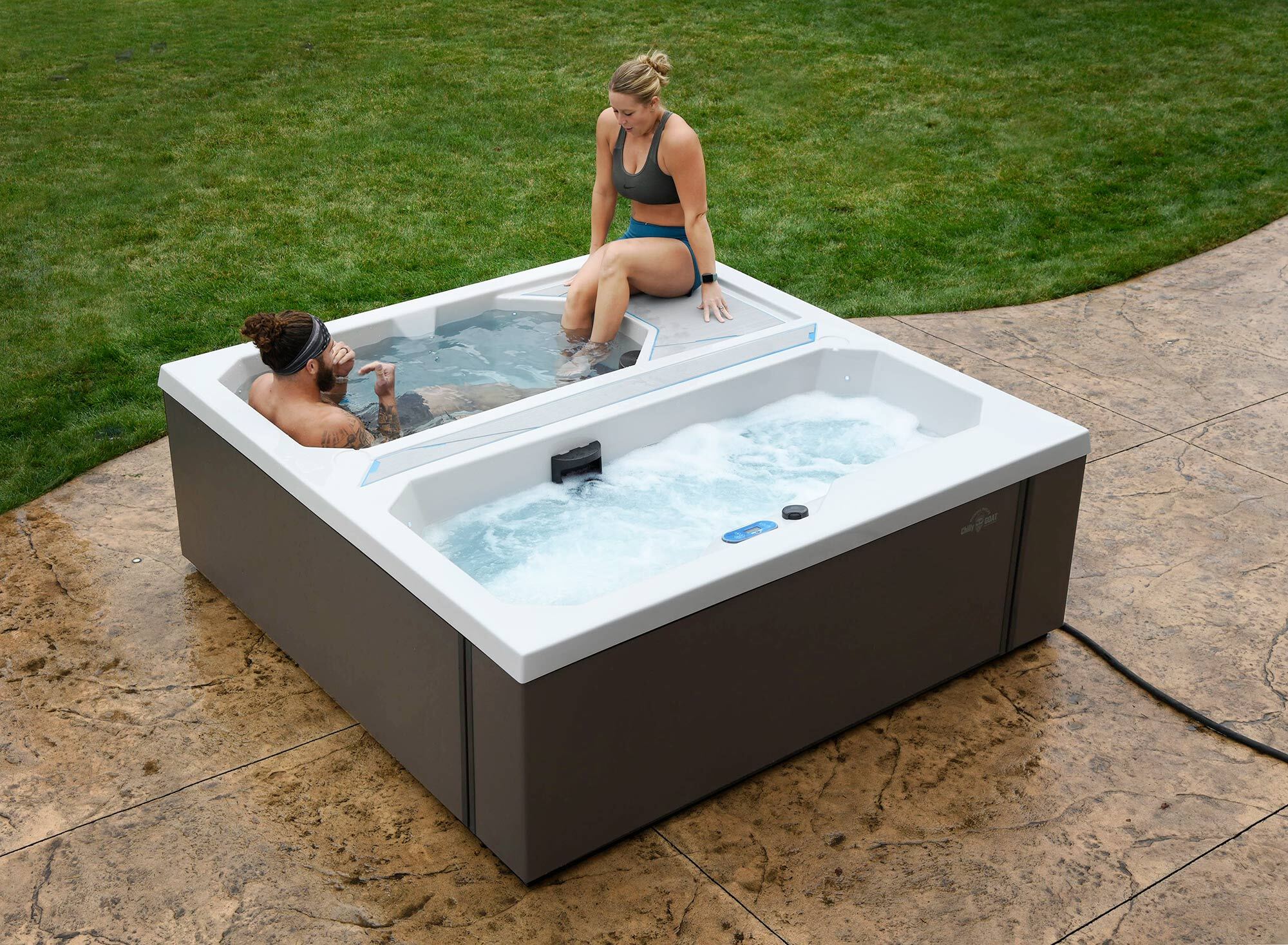 Valaris Glacier contrast tub in backyard