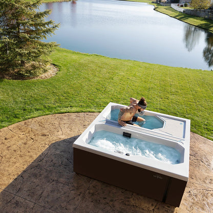 Valaris Glacier: Hot Tub + Cold Tub